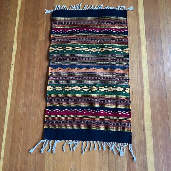2' x 3' Southwestern Design Multicolor Area Rug (1'10" x 3'2" exact) - Picture 1 of 5